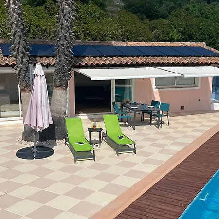 Holiday home Petite Independante - Grande Piscine 12x8