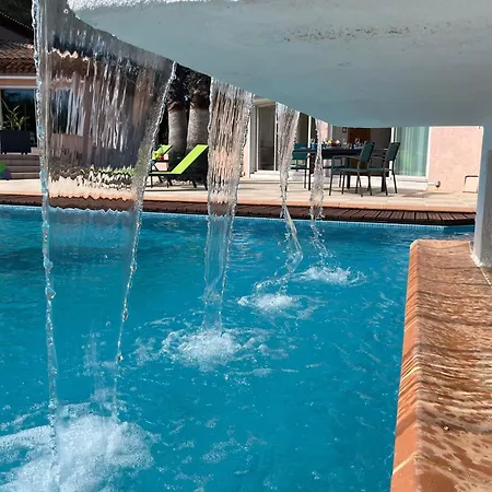 度假居 Petite Independante - Grande Piscine 12x8 *